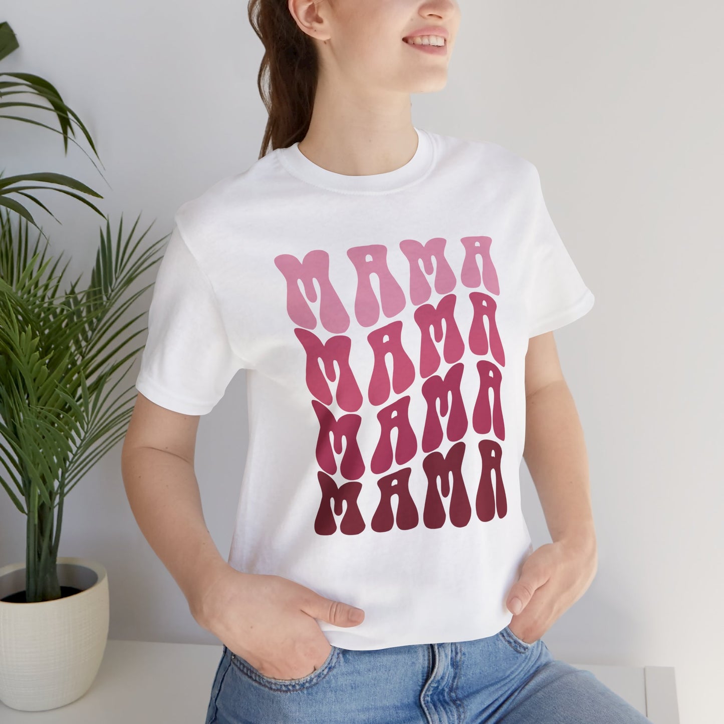 Mama Love Unisex Tee - Perfect Gift for Moms, Cute Mother's Day Shirt, Casual Wear, Graphic Tee, Family Celebration
