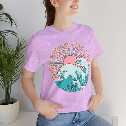 Unisex Beach Vibes Tee | Here Comes the Sun, Summer Shirt, Wave Art Tee, Gift for Ocean Lovers, Relaxed Summer Style